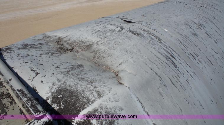 image for item K5233 1971 Trailmobile tank trailer