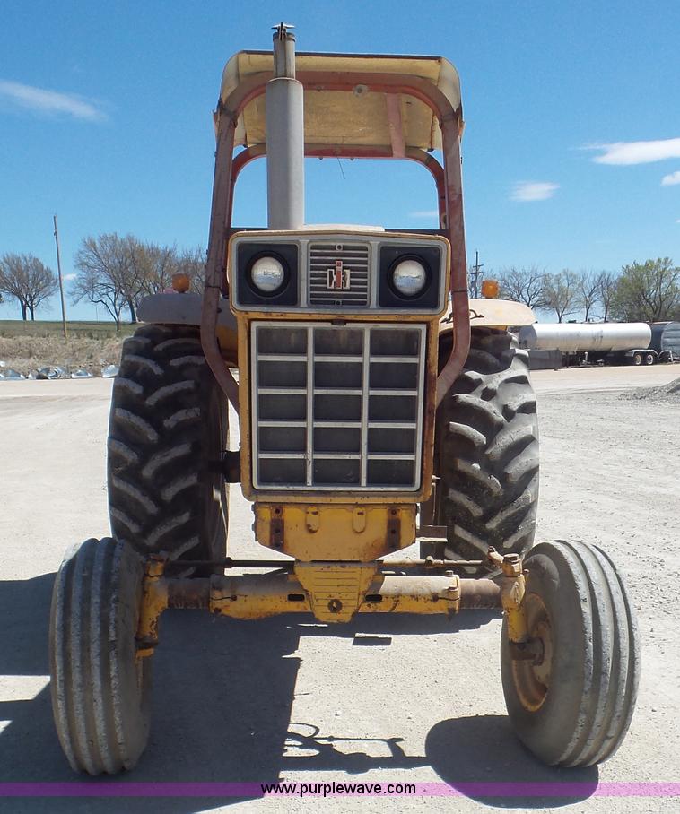 image for item K5234 1973 International 1066 tractor