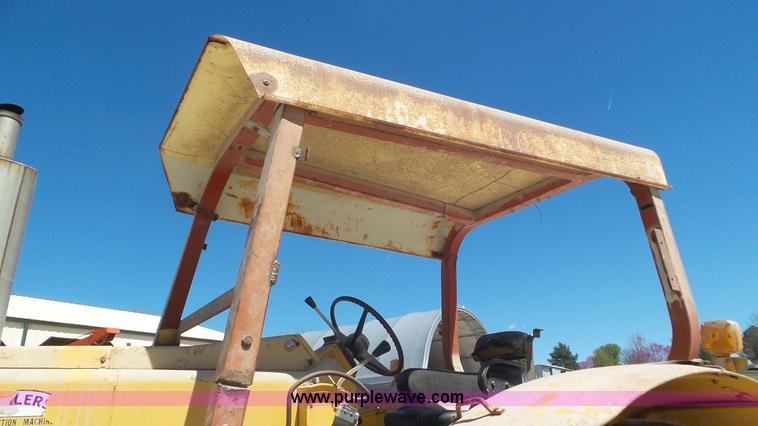 image for item K5234 1973 International 1066 tractor