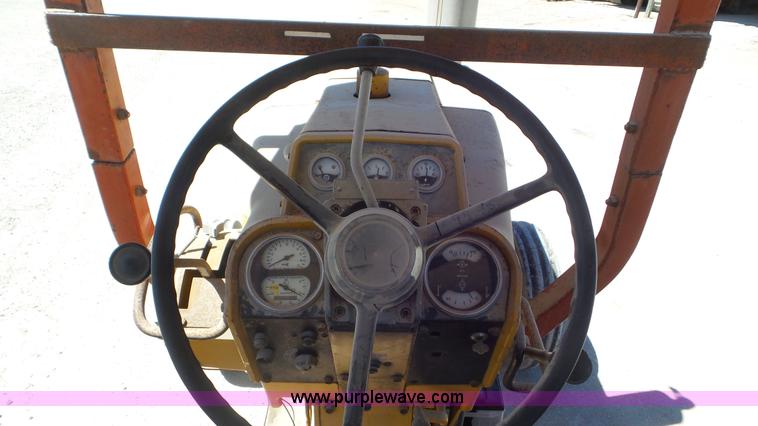 image for item K5234 1973 International 1066 tractor