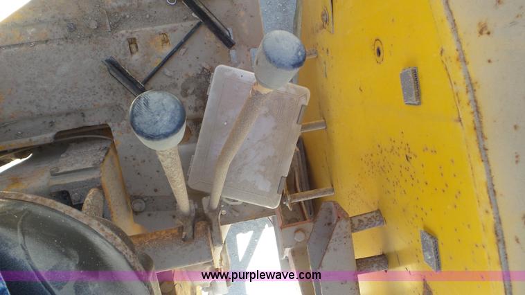 image for item K5234 1973 International 1066 tractor