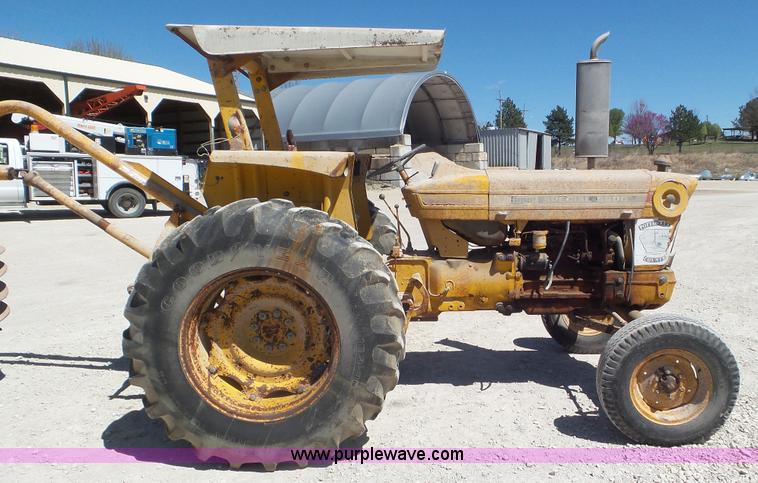 image for item K5235 1977 Ford 5600 Special tractor