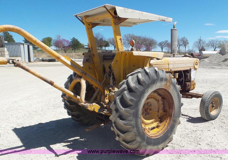 image for item K5235 1977 Ford 5600 Special tractor