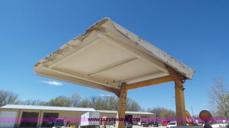 image for item K5235 1977 Ford 5600 Special tractor