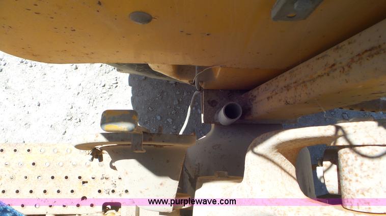 image for item K5235 1977 Ford 5600 Special tractor