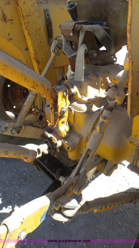image for item K5235 1977 Ford 5600 Special tractor