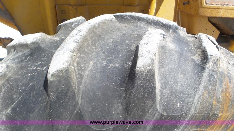 image for item K5235 1977 Ford 5600 Special tractor