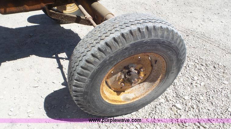 image for item K5235 1977 Ford 5600 Special tractor