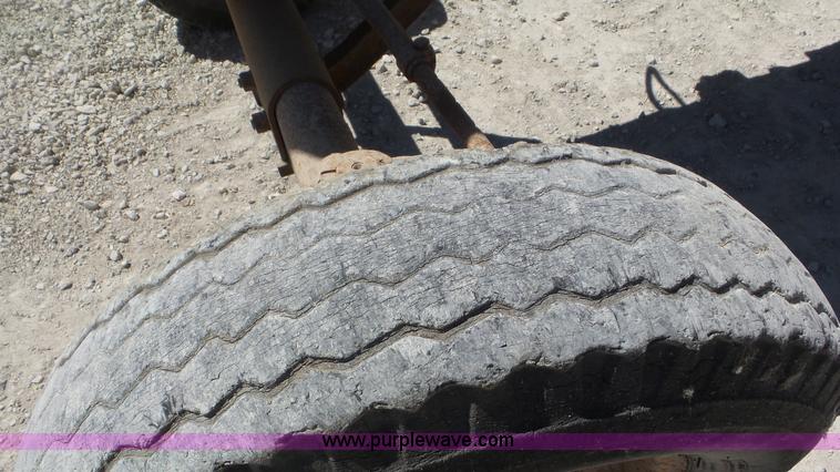 image for item K5235 1977 Ford 5600 Special tractor