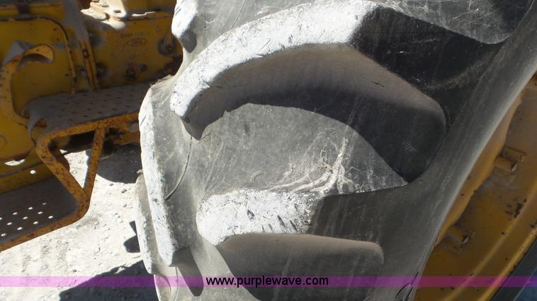 image for item K5235 1977 Ford 5600 Special tractor