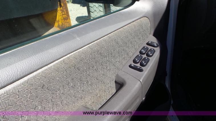 image for item K5236 2004 Ford Explorer SUV