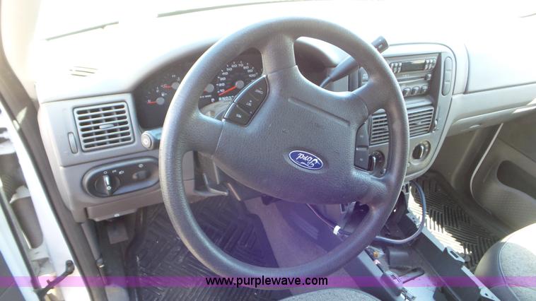 image for item K5236 2004 Ford Explorer SUV