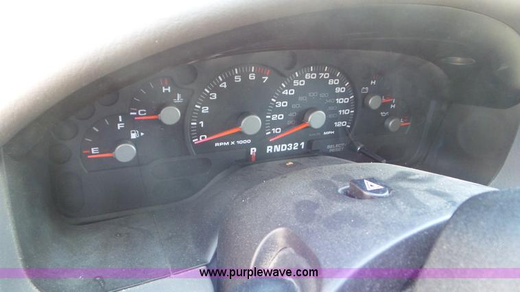 image for item K5236 2004 Ford Explorer SUV