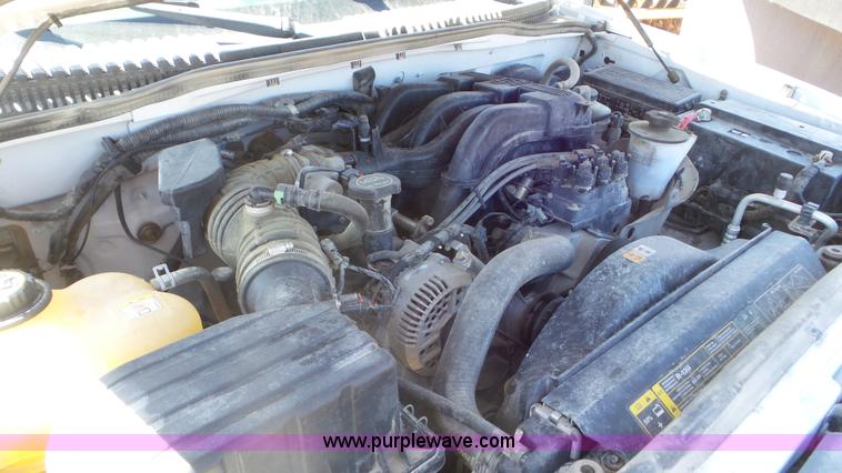 image for item K5236 2004 Ford Explorer SUV