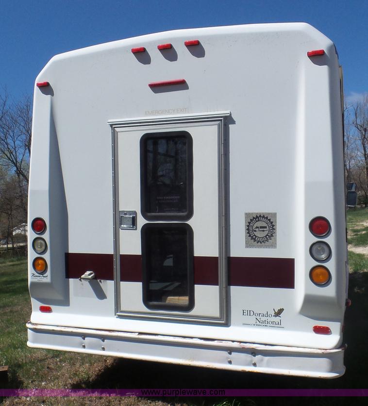 image for item K5238 2005 Ford E350 Super Duty shuttle bus