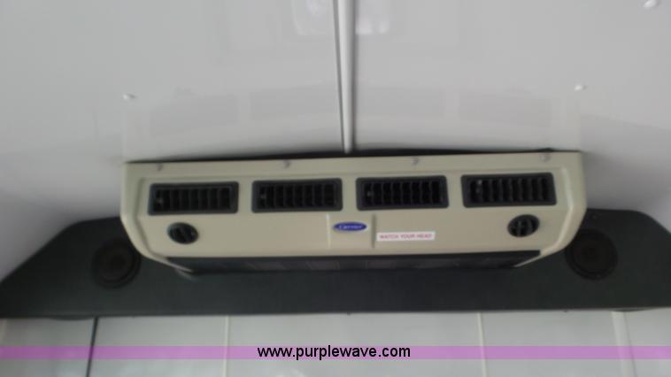 image for item K5238 2005 Ford E350 Super Duty shuttle bus