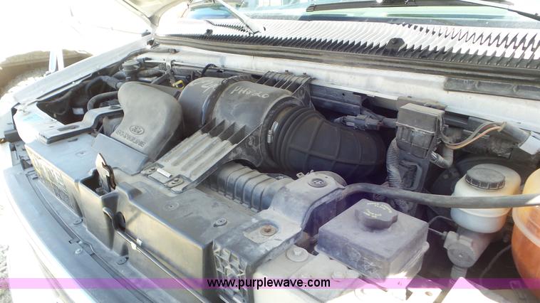 image for item K5238 2005 Ford E350 Super Duty shuttle bus