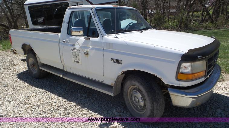 image for item K5239 1995 Ford F250 HD pickup truck