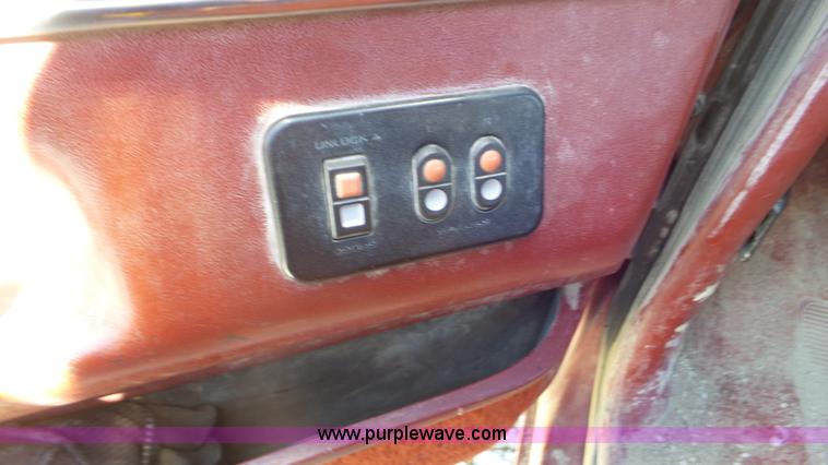 image for item K5240 1991 Ford F250 HD pickup truck