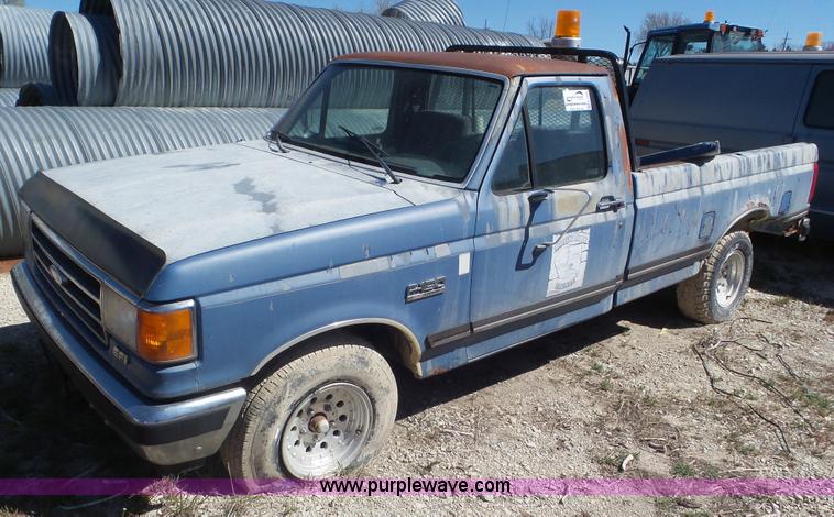 image for item K5242 1991 Ford F150 pickup truck
