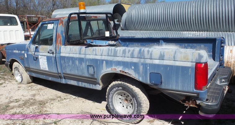 image for item K5242 1991 Ford F150 pickup truck