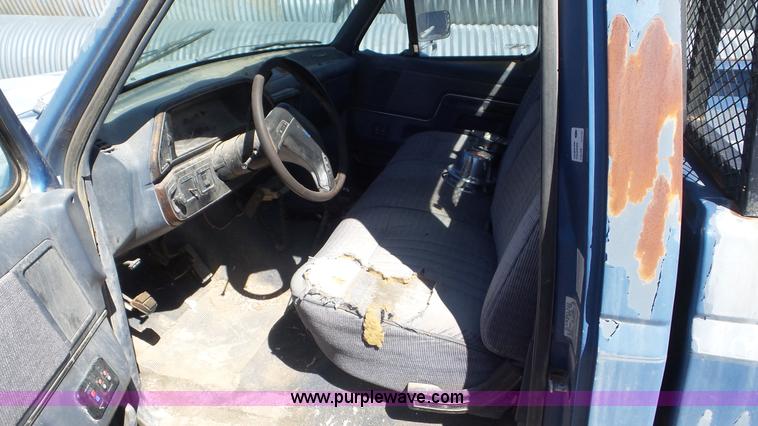 image for item K5242 1991 Ford F150 pickup truck