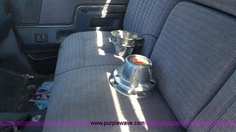 image for item K5242 1991 Ford F150 pickup truck