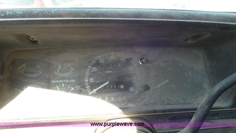 image for item K5242 1991 Ford F150 pickup truck