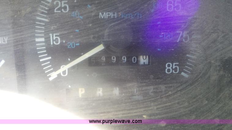 image for item K5242 1991 Ford F150 pickup truck