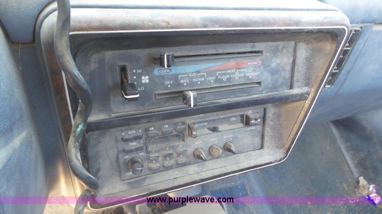 image for item K5242 1991 Ford F150 pickup truck