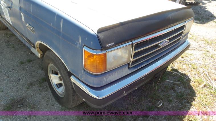 image for item K5242 1991 Ford F150 pickup truck