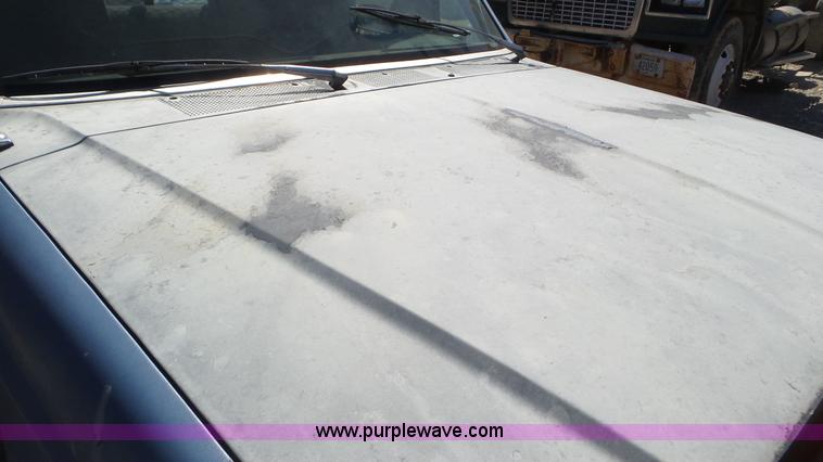 image for item K5242 1991 Ford F150 pickup truck