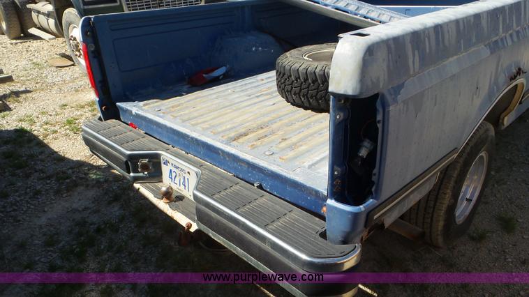 image for item K5242 1991 Ford F150 pickup truck