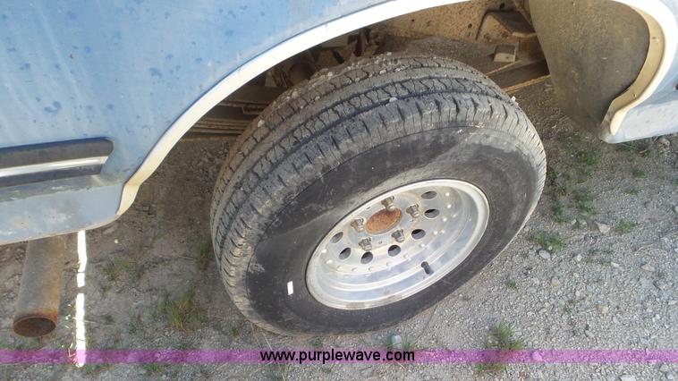 image for item K5242 1991 Ford F150 pickup truck