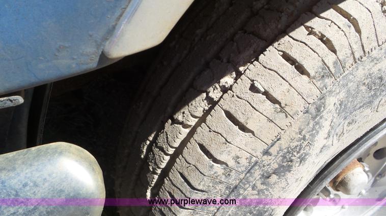 image for item K5242 1991 Ford F150 pickup truck