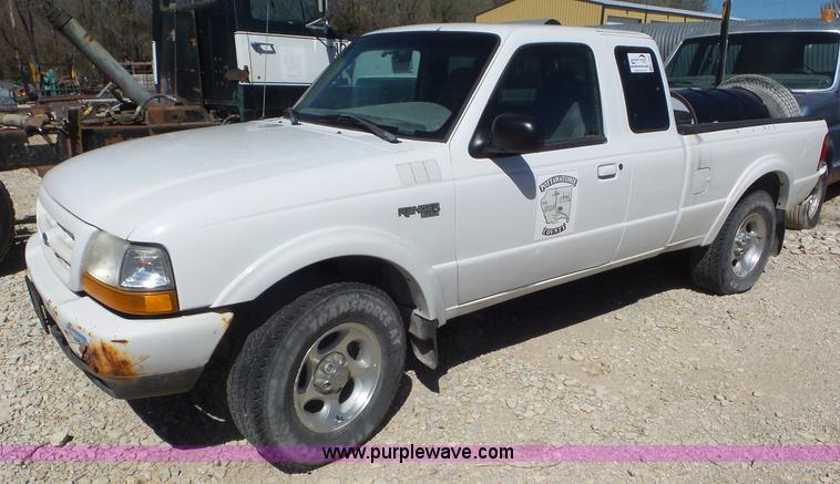 image for item K5243 1999 Ford Ranger SuperCab pickup truck