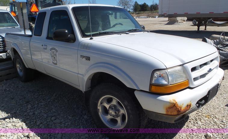 image for item K5243 1999 Ford Ranger SuperCab pickup truck