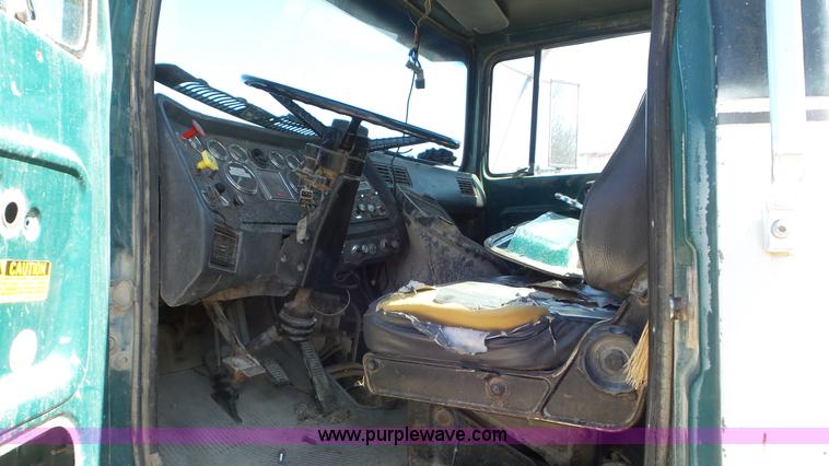 image for item K5244 1989 Ford LTL9000 truck cab and chassis