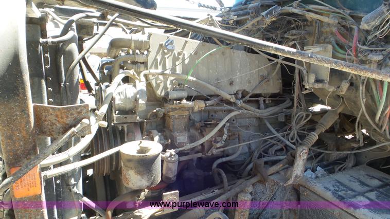 image for item K5244 1989 Ford LTL9000 truck cab and chassis