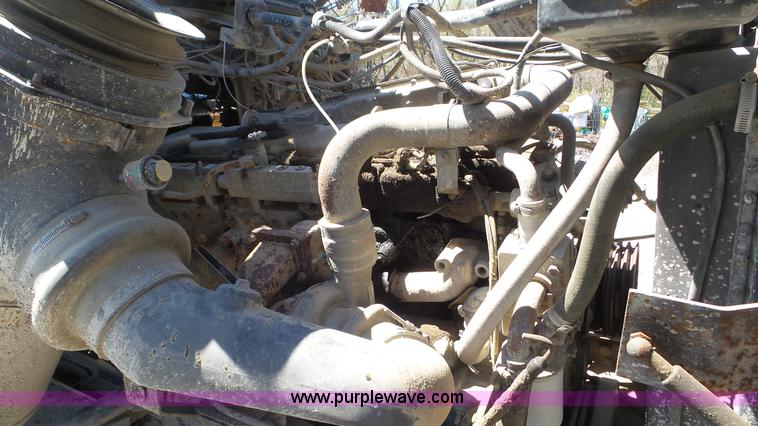 image for item K5244 1989 Ford LTL9000 truck cab and chassis