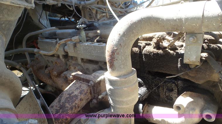 image for item K5244 1989 Ford LTL9000 truck cab and chassis