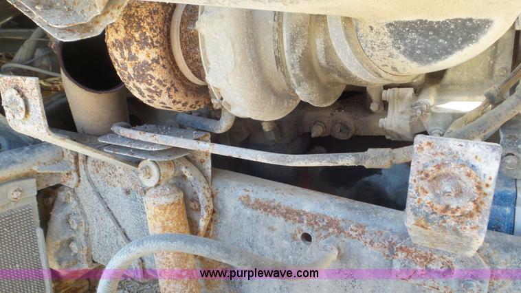 image for item K5244 1989 Ford LTL9000 truck cab and chassis