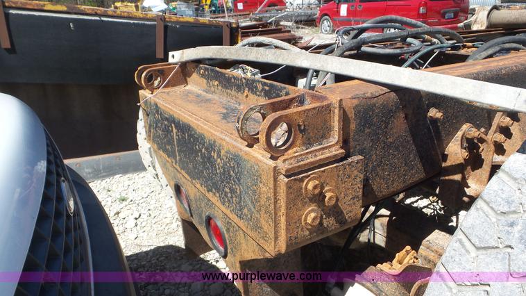 image for item K5244 1989 Ford LTL9000 truck cab and chassis