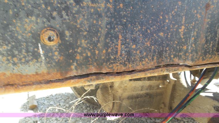 image for item K5244 1989 Ford LTL9000 truck cab and chassis