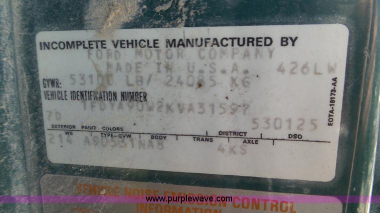 image for item K5244 1989 Ford LTL9000 truck cab and chassis