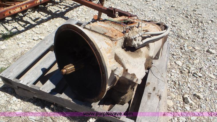 image for item K5244 1989 Ford LTL9000 truck cab and chassis