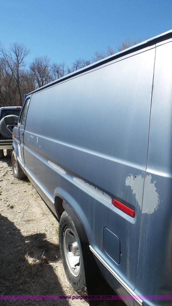 image for item K5245 1990 Ford Econoline E150 van