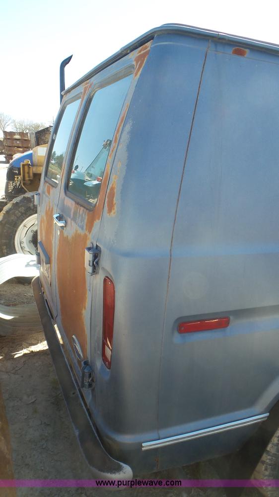 image for item K5245 1990 Ford Econoline E150 van