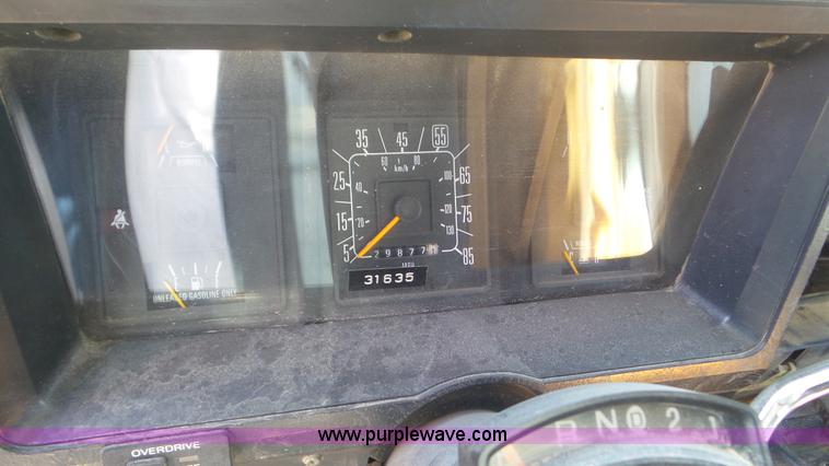 image for item K5245 1990 Ford Econoline E150 van