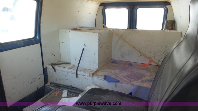 image for item K5245 1990 Ford Econoline E150 van